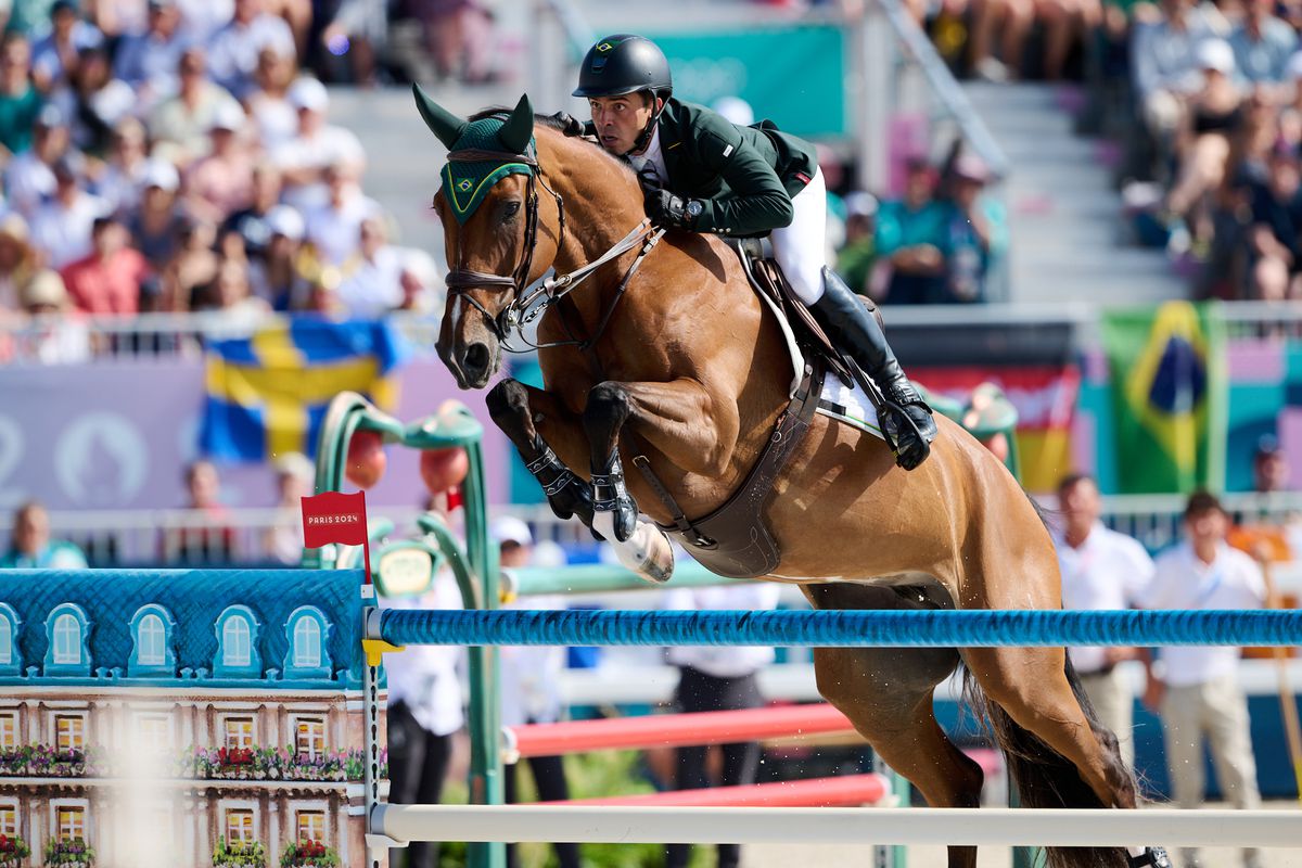 Un sport contestat a adunat 16.500 de oameni în tribune la ultima sa probă, câștigată de germanul Christian Kukuk cu superbul cal Checker 47