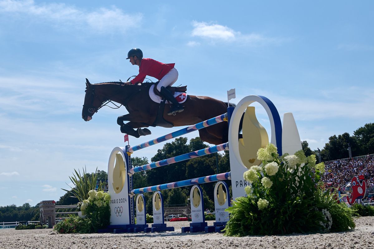 Un sport contestat a adunat 16.500 de oameni în tribune la ultima sa probă, câștigată de germanul Christian Kukuk cu superbul cal Checker 47