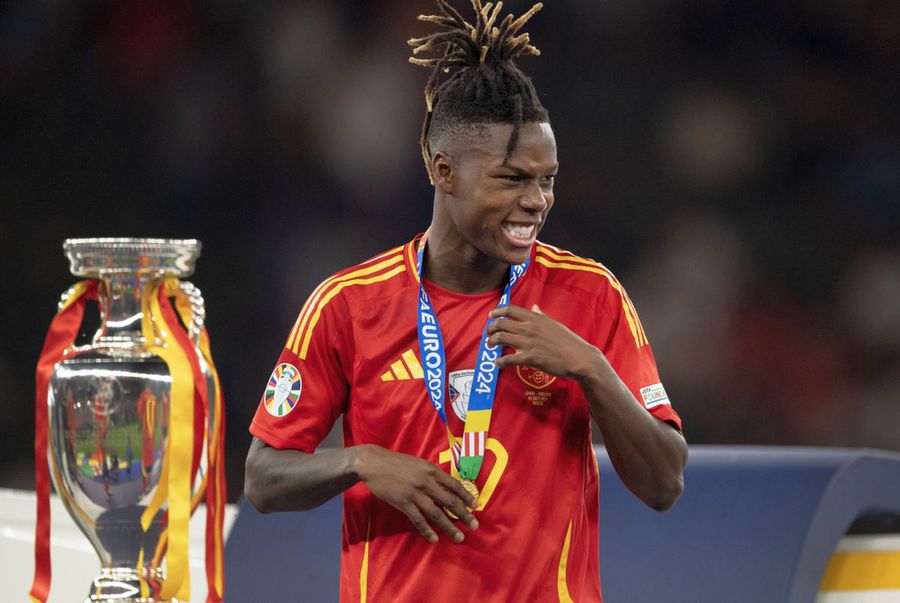 Nico Williams, campion european la 22 de ani/ foto Imago Images Real Madrid pregătește „bomba” în Spania » Perez vrea să-i dea lovitura Barcelonei: preț de chilipir