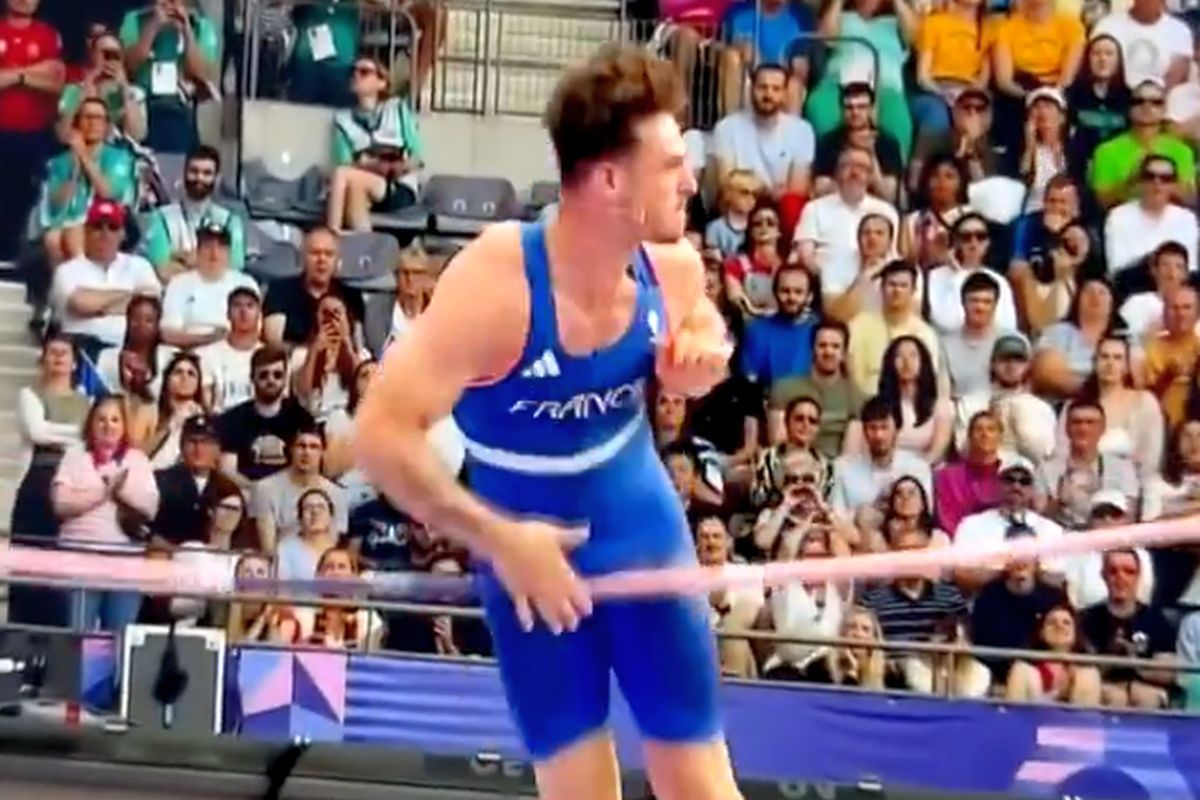 Ofertă XXX pentru noua senzație de la Paris » I-au pus pe masă o AVERE pentru 60 de minute pe cameră, după ce a impresionat cu bărbăția lui