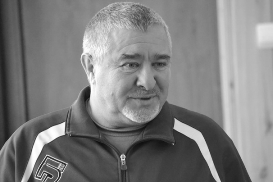 „Am căzut de pe sobă într-un cuțit, mi-au crăpat splina, vezica urinară și rectul” » Drama și povestea fabuloasă de viață a Lăcrămioarei Perijoc: „Mamă, ați văzut-o pe țăranca aia de la voi din clasă?!”