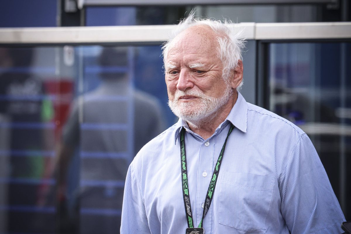 Legendarul personaj din MEME-uri a apărut la Marele Premiu al Ungariei » Chiar și piloții au vrut să se fotografieze cu el!