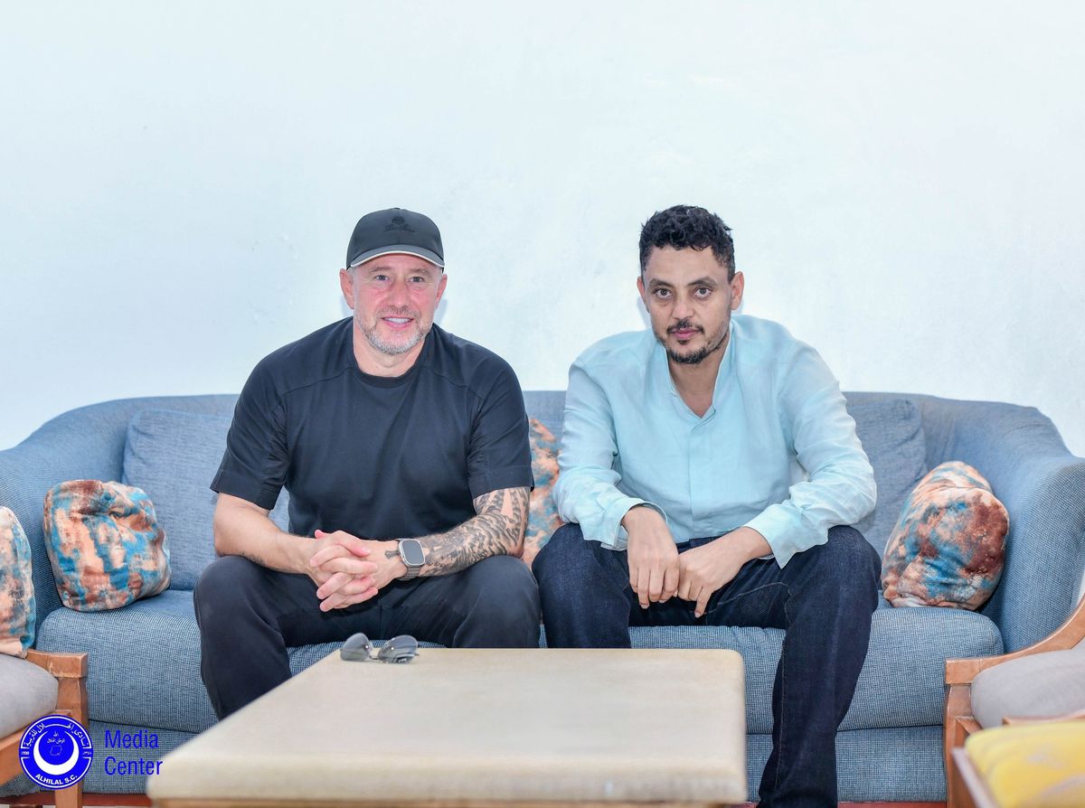 Dintr-o cameră de hotel cu internet limitat, Reghecampf lămurește mutarea în Sudan: „E o ambiție personală! 15.000 de dolari salariu?!”