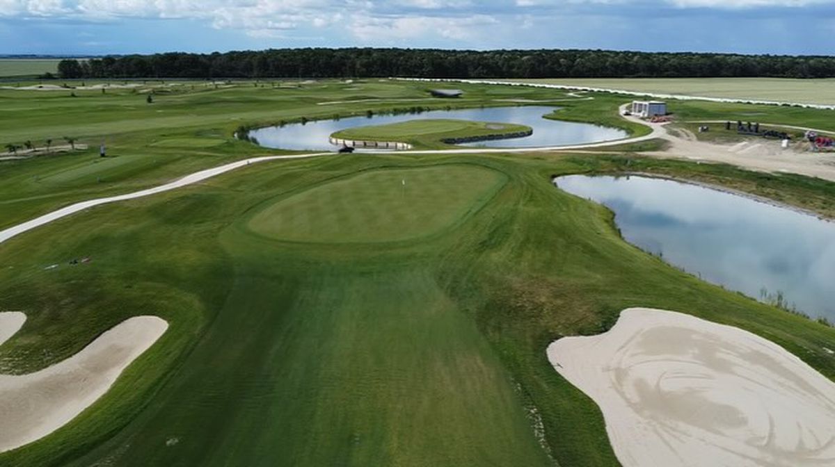 Simona Halep s-a alăturat National Golf & Country Club