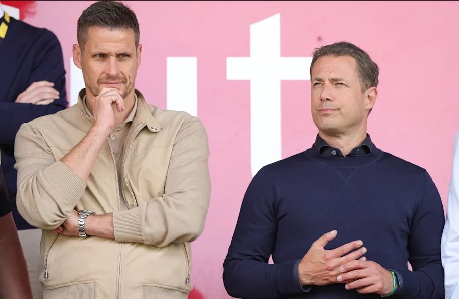 Directorul sportiv Sebastian Kehl și managerul Lars Ricken au avut de rezolvat o problemă specială în această vară / Foto: BILD Al treilea cel mai scump „transfer” al verii la Dortmund nu e jucător » Incredibil pe ce a cheltuit Borussia 11 milioane de euro!