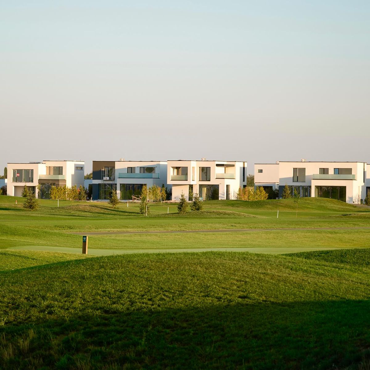 Așa arată noua casă de 600.000 de euro cumpărată de Simona Halep într-un complex exclusivist!