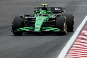 Fernando Alonso se plânge că favoritul lui e ignorat: „E cel mai bun debutant al acestei generații”