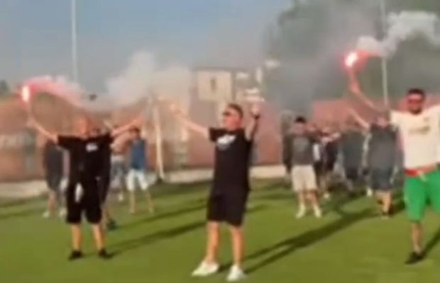 30 de suporteri cu torțe la antrenamentul FCSB-ului: „Lângă voi, suntem lângă voi!”