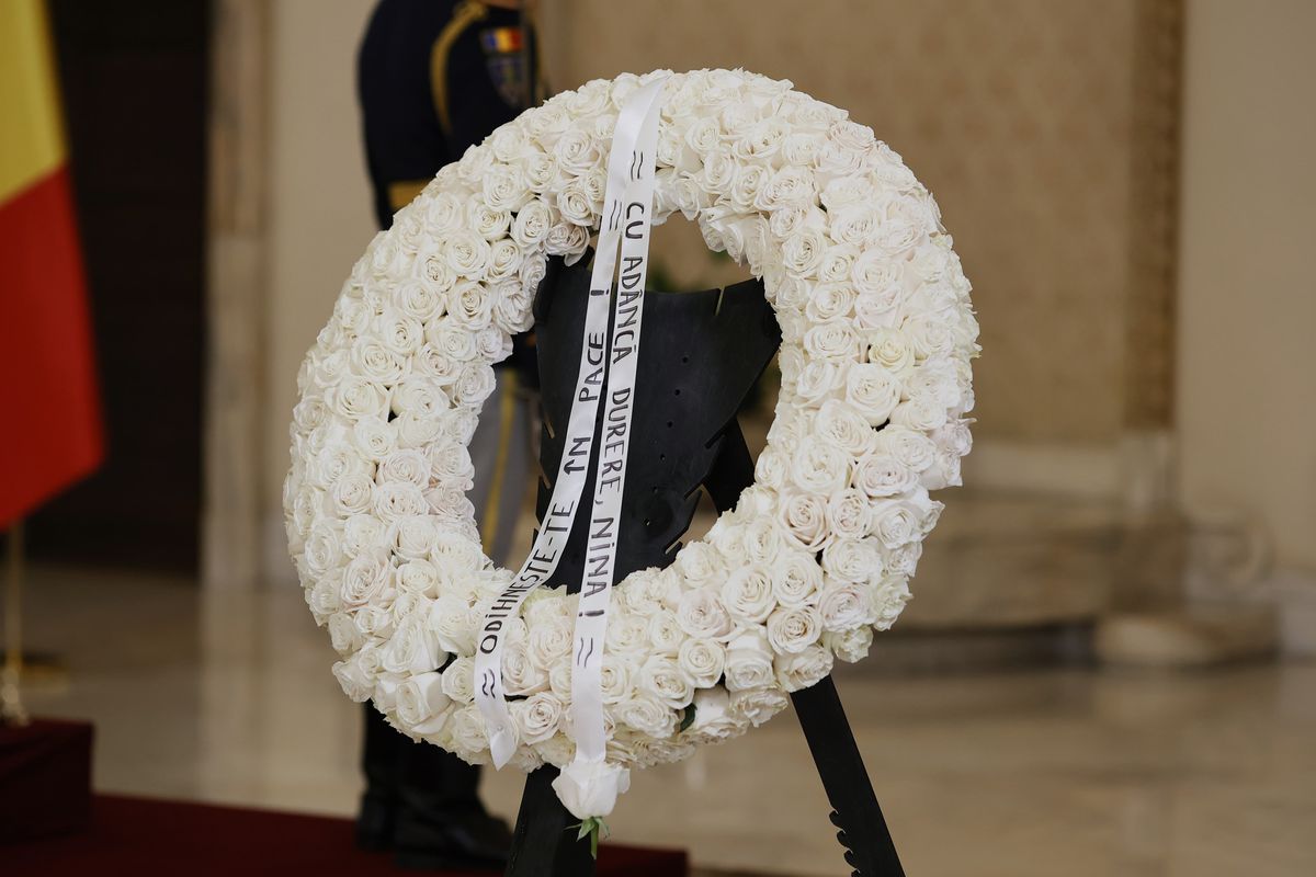 Ripostă dură din Generația de Aur, în timpul funeraliilor lui Ion Iliescu: „Dobitoci! Lăsați-l să plece”