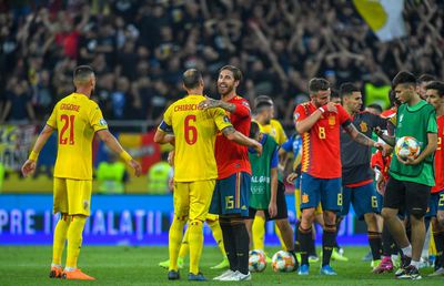 Cele mai tari glume după România - Spania 1-2: „Preferam siguranța lui Andrei Vlad” :D + Pușcaș, comparat cu Messi