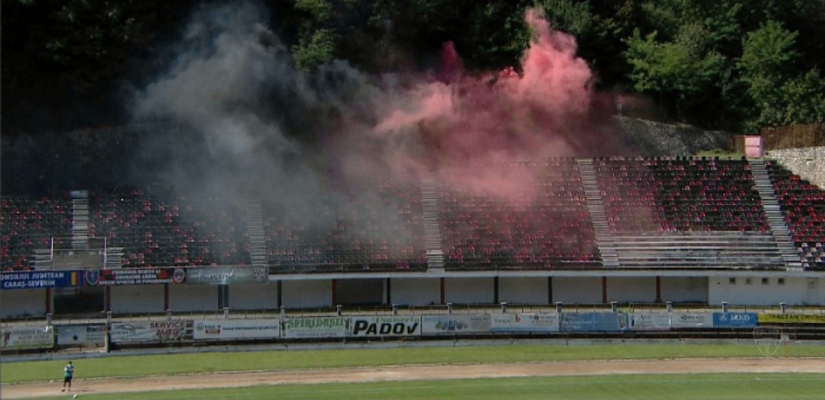 REȘIȚA - PETROLUL. FOTO Fanii reșițeni au păcălit protocolul anti-coronavirus + Gafă greu de uitat comisă de Cobrea