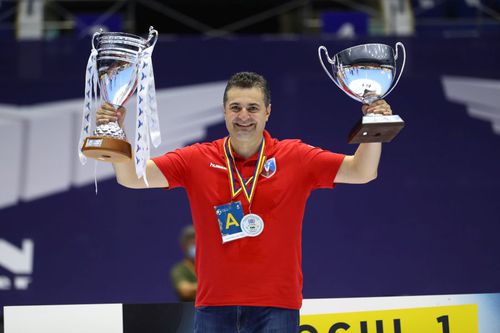 Cupa României și Supercupa României, trofeele câștigate aseară de Vâlcea FOTO Marius Ionescu