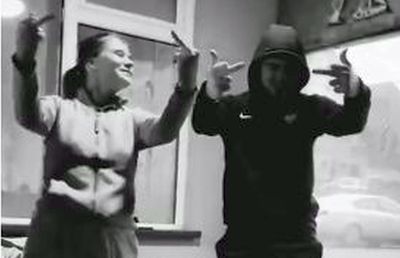 Deian Sorescu, petrecere cu manele și semne obscene: „Spune-mi Messi sau Ronaldo, într-un an îmi iau un Lambo”