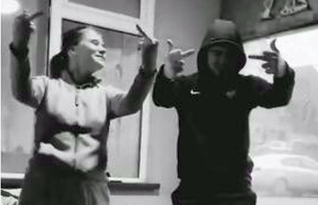 Deian Sorescu, petrecere cu manele și semne obscene: „Spune-mi Messi sau Ronaldo, într-un an îmi iau un Lambo”