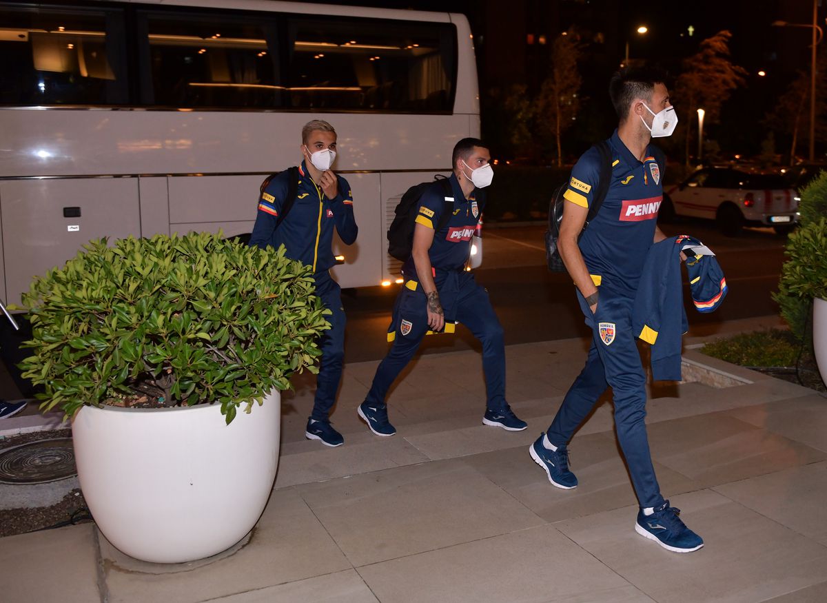 Naționala României a ajuns la Skopje » Trupa lui Rădoi, gata de meciul cu Macedonia de Nord