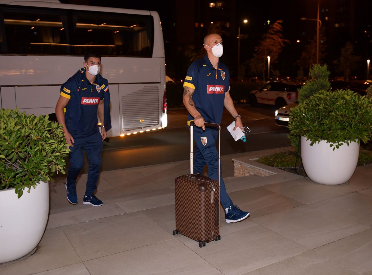 Naționala României a ajuns la Skopje » Trupa lui Rădoi, gata de meciul cu Macedonia de Nord