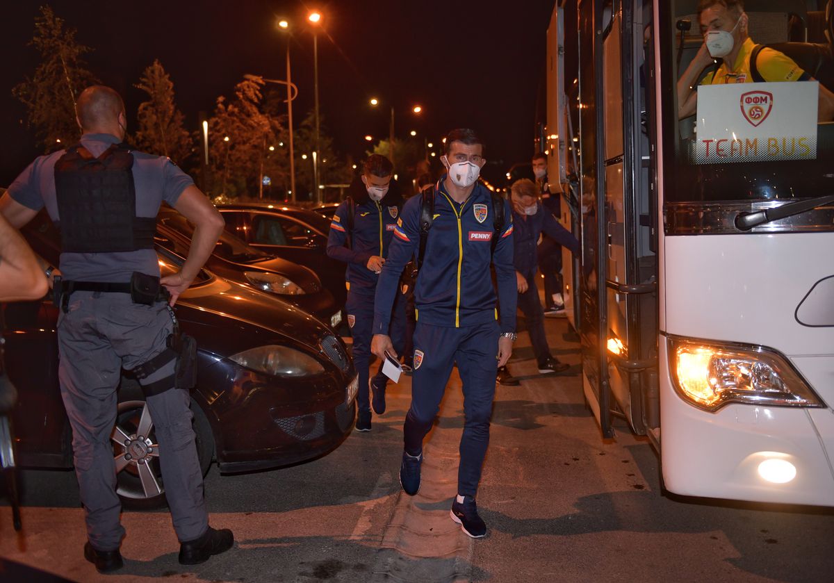 Naționala României a ajuns la Skopje » Trupa lui Rădoi, gata de meciul cu Macedonia de Nord