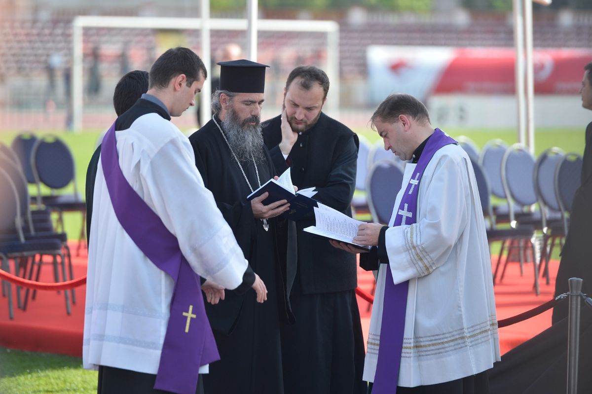 Magazioner, ultras, preot, psiholog, impostor? Cazul misteriosului bărbat angajat de Dinamo din DDB: „Am două facultăți, cum să fiu «sifonul» lui Elias?!”