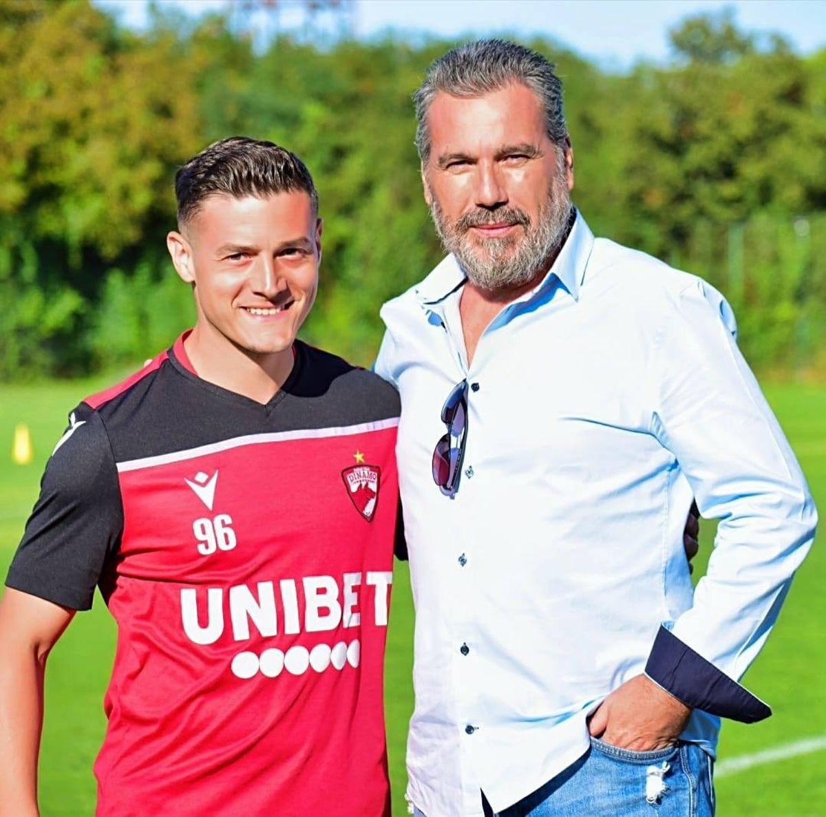 Magazioner, ultras, preot, psiholog, impostor? Cazul misteriosului bărbat angajat de Dinamo din DDB: „Am două facultăți, cum să fiu «sifonul» lui Elias?!”