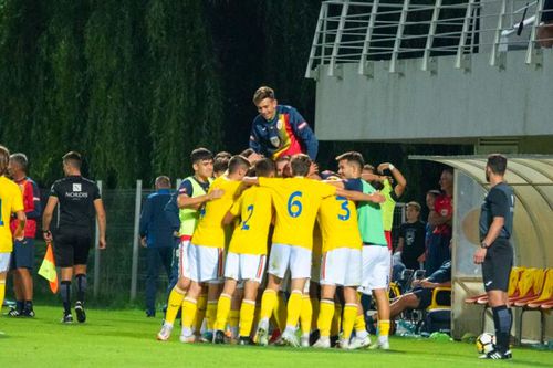 România U16 s-a impus cu 2-1 în fața reprezentative similare a Spaniei, într-un meci amical disputat la Buftea.
Foto: Frf.ro