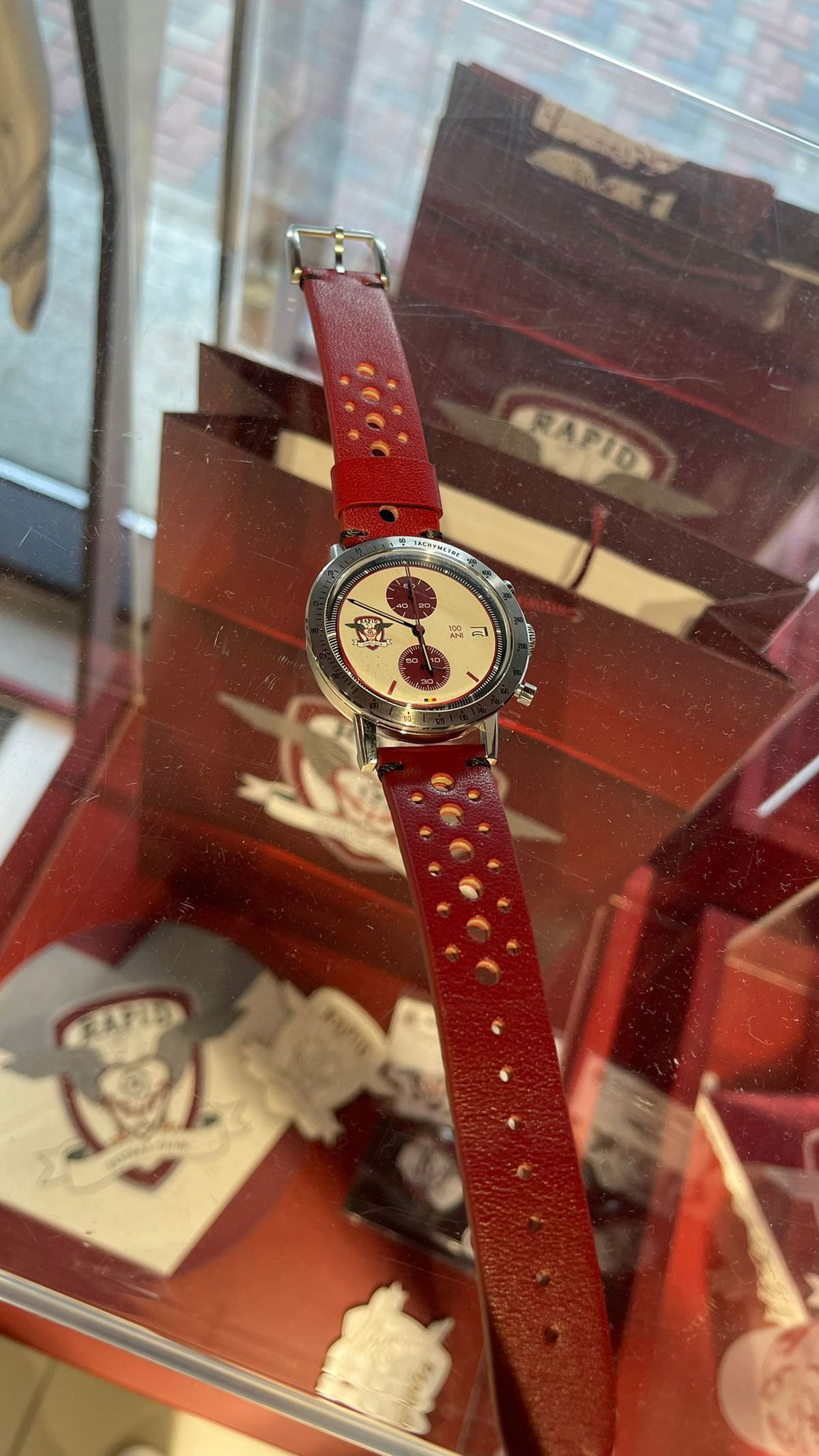 Rapid și-a lansat ediția limitată de ceasuri de centenar » Ce primesc fanii pentru 1.923 de lei