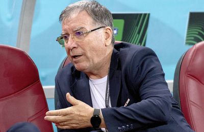 Povestea incredibilă a lui Valeriu Argăseală: „Mama m-a născut la secerat. Cordonul ombilical l-au tăiat cu secera!”