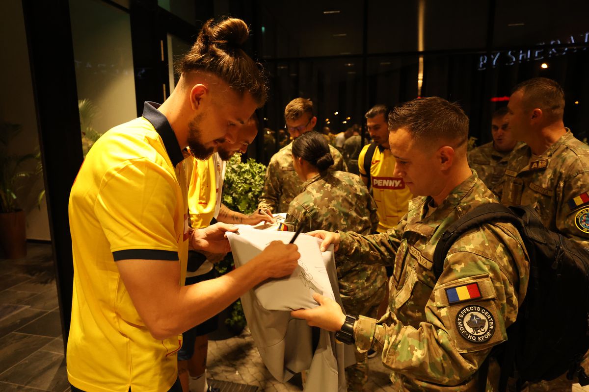 Militarii români i-au vizitat pe tricolori în Kosovo