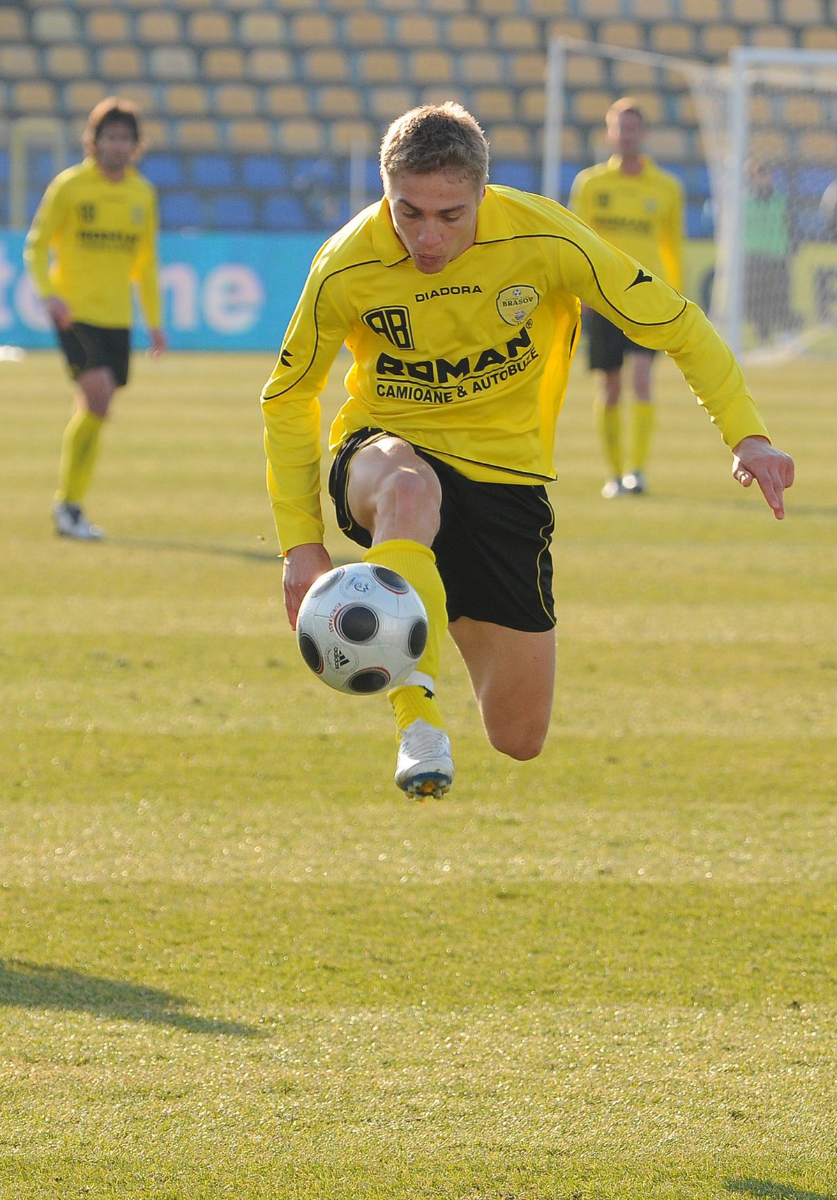 Nume uriașe la meciul de retragere al lui Mihai Roman » Interviu de impact cu internaționalul trecut pe la FCSB și Rapid: „M-au prins sub un camion în Belgia și trimis acasă!”