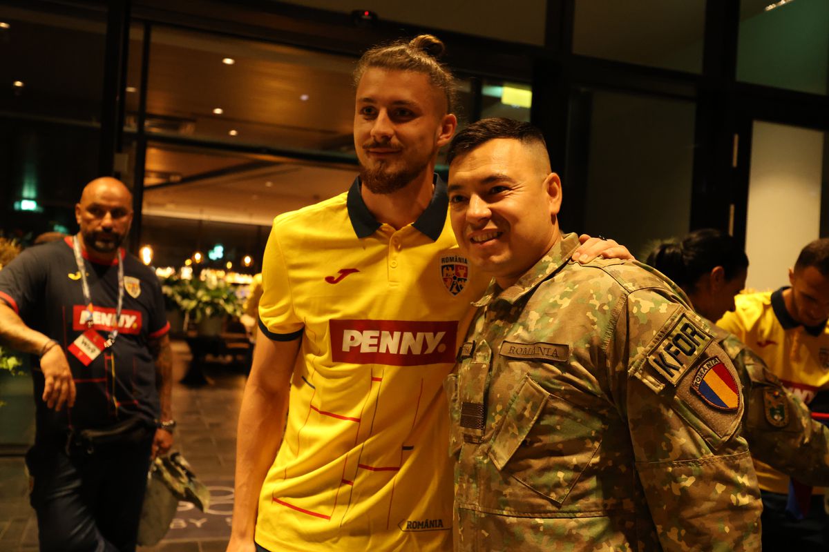 Imagini impresionante: vizita surprinzătoare pe care au primit-o jucătorii la hotel după antrenamentul oficial: “Fiul meu nu va dormi toată noaptea”