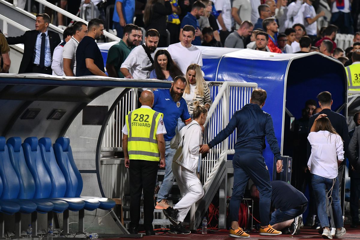 Ilie Dumitrescu e convins, după primul meci al lui Lucescu: „Nu e locul nostru”