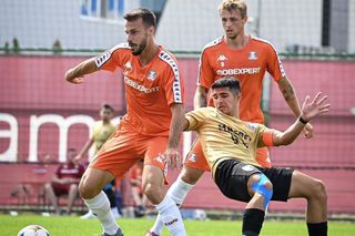 Rapid, victorie în portocaliu » Echipamente inedite pentru jucătorii lui Gâlcă în amicalul de azi + Echipa de start