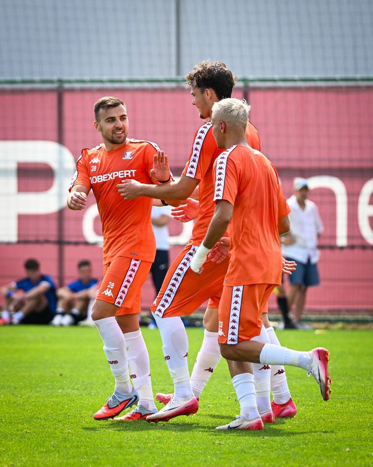 Rapid - Voluntari, amical la Ștefănești/ foto: Facebook @ FC Rapid 1923