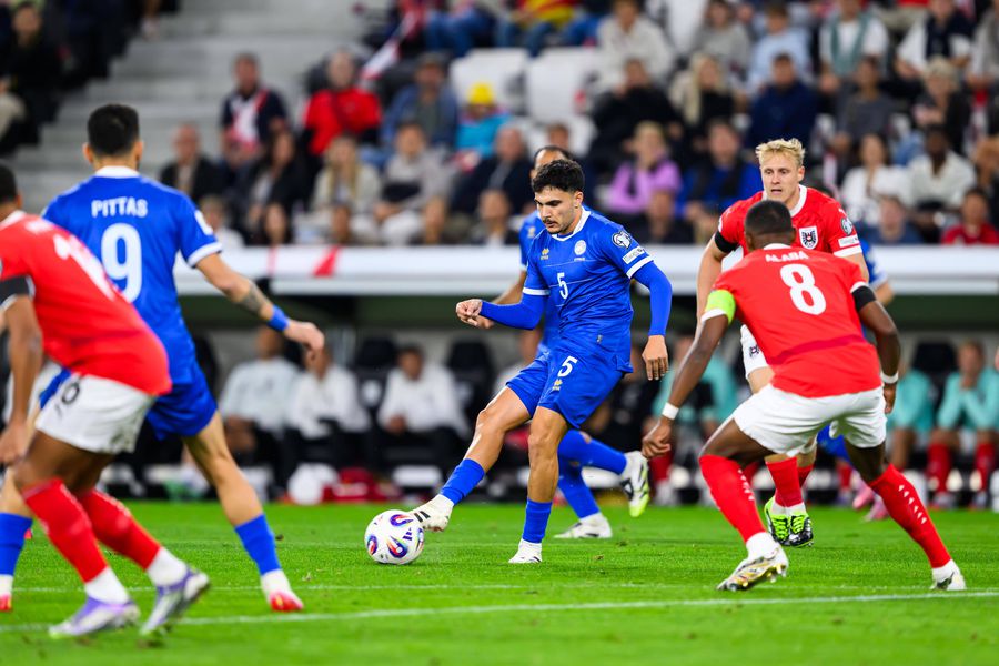 Selecționerul Ciprului i-a perpelit pe Lucești! Amănuntele care le dau fiori „tricolorilor” în Insula Afroditei