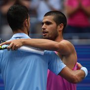 Djokovic l-a îmbrățișat pe Alcaraz după semifinala de la US Open/ foto: Imago Images