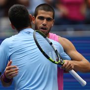 Djokovic l-a îmbrățișat pe Alcaraz după semifinala de la US Open/ foto: Imago Images