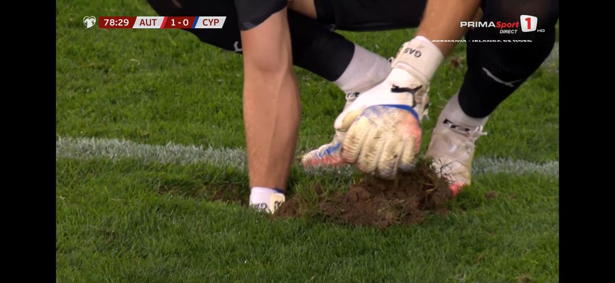 Austria - Cipru, întrerupt din cauza gazonului