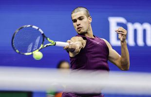 Carlos Alcaraz s-a calificat la pas în finală, în fața lui Novak Djokovic, dar șochează