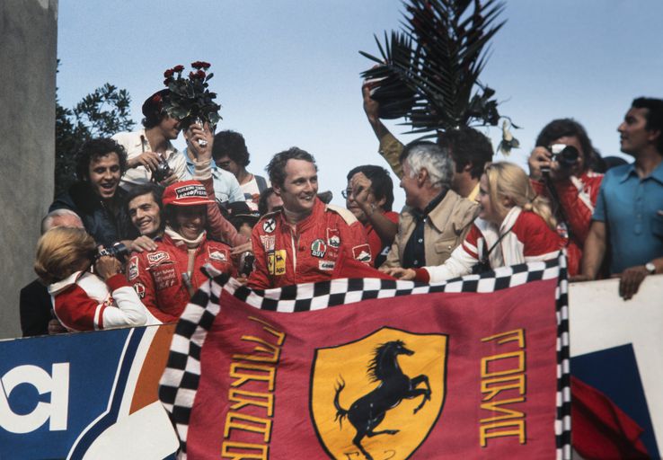 Niki Lauda, campion cu Ferrari în 1975// FOTO: Imago