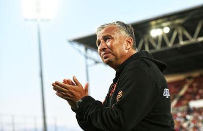 CFR CLUJ // Pleacă iar Dan Petrescu?! Impresarul antrenorului aruncă bomba: „N-ar putea să refuze! Există posibilitatea să-şi încheie contractul cu CFR”