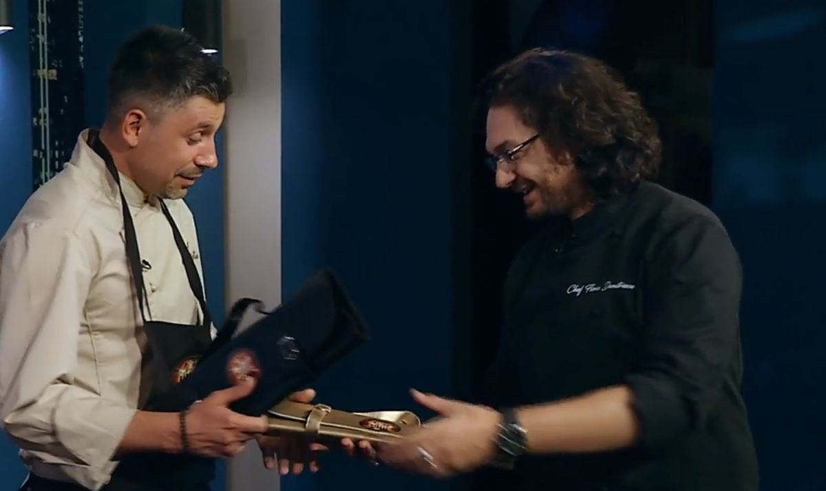 VIDEO. Un fost atacant român a luat „Cuțitul de Aur” în emisiunea „Chefi la Cuțite”