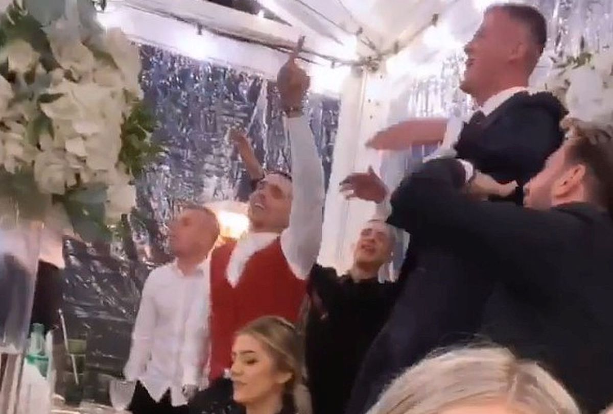 VIDEO Jucătorii lui CFR Cluj, show pe manele la nunta lui Adi Păun: „O valoare mare sunt din cap până-n picioare”