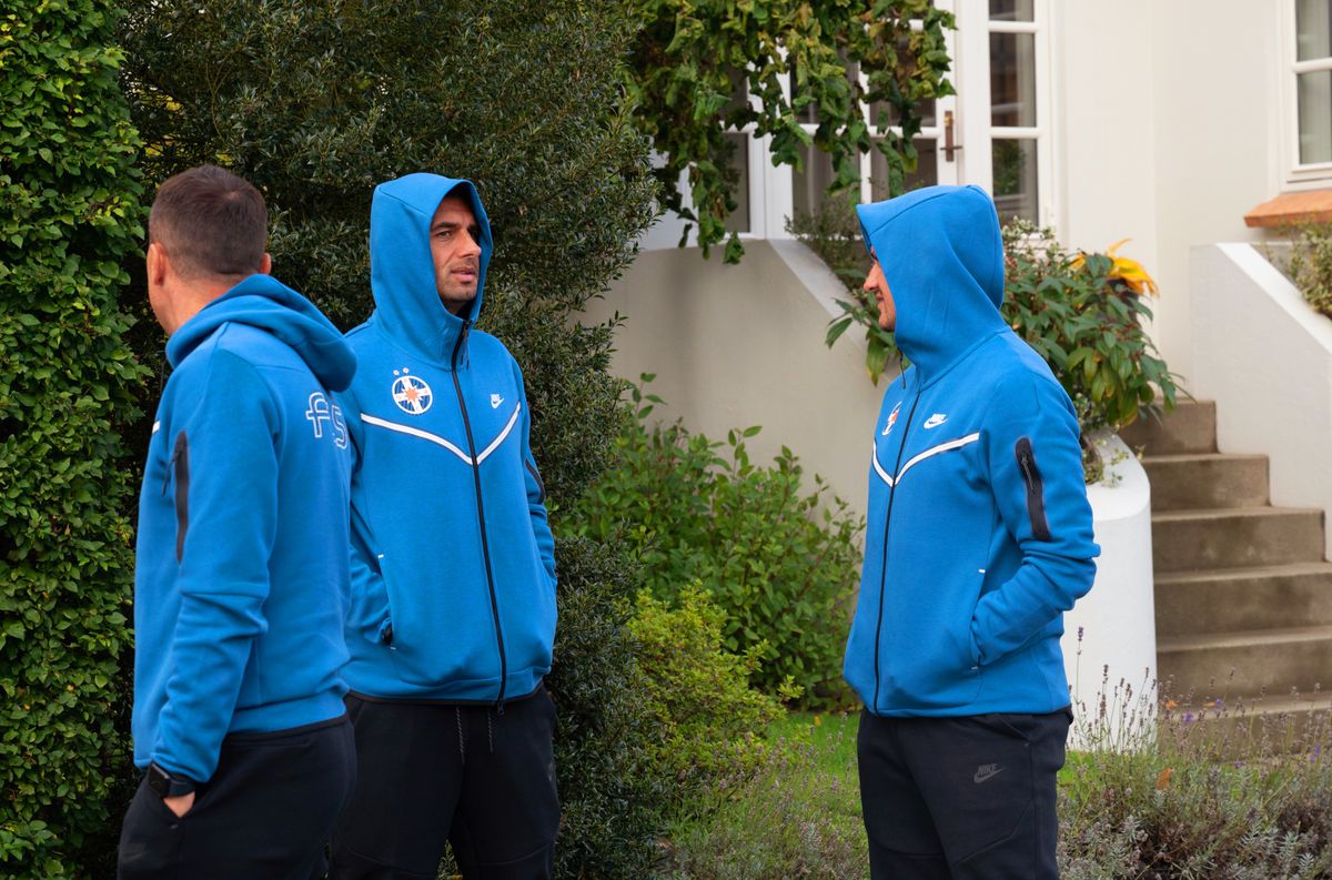 Ce i-a impresionat pe cei de la FCSB în Silkeborg: „Când stai tu vreodată în România cu casă fără gard și fără perdele la geam?!”