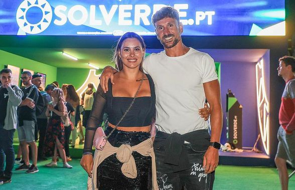 Un fotbalist de la Rio Ave a pozat nud alături de iubita lui, iar imaginile au ajuns publice: „Nu trăim așa cum își doresc unii dintre voi”