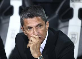 Incidente la meciul lui Răzvan Lucescu cu Eintracht. Portarul nemților îl acuză: „Acesta este un scandal”
