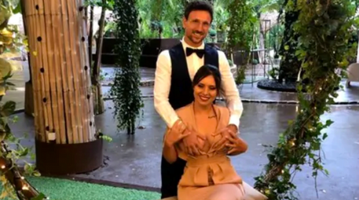 Un fotbalist de la Rio Ave a pozat nud alături de iubita lui, iar imaginile au ajuns publice: „Nu trăim așa cum își doresc unii dintre voi”