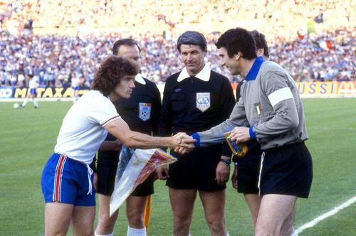 Kevin Keegan și Dino Zoff