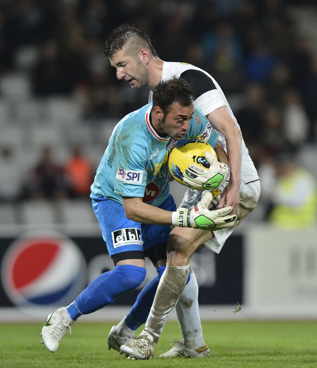 Adrian Porumboiu intervine în cazul „Valiza 2.0”: „Eu și Gigi puteam să trimitem două vagoane de bani. Toată lumea era cu CFR-ul”