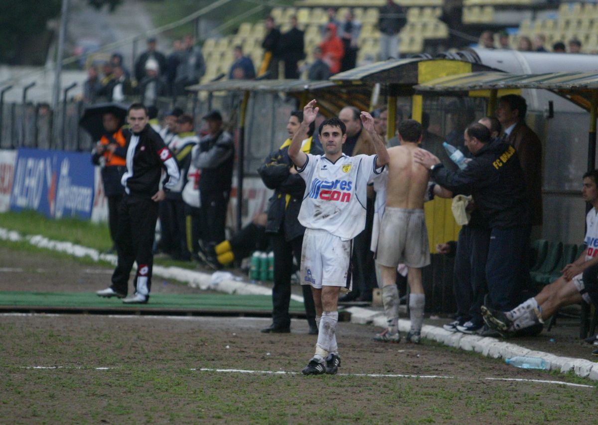 „Mai întâi a ieșit burta din avion. După, Jardel” » A înfruntat marele Inter la Brașov, a fost dorit de Dinamo sau Rapid și a trăit un episod halucinant: „Antrenorul a venit cu 3-4 plicuri în vestiar”