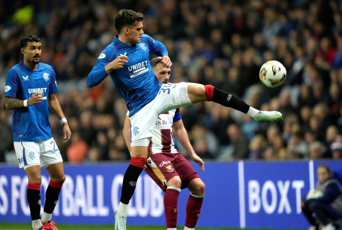 „Asta e cenzură!” » Gigi Becali a intervenit peste moderatorul TV: „Nu mai dați imaginile astea! M-am cutremurat”