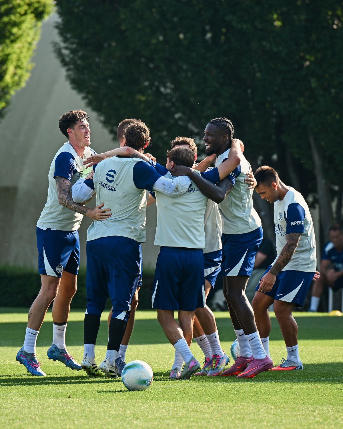 Imagini de la antrenamentele lui Chivu la Inter